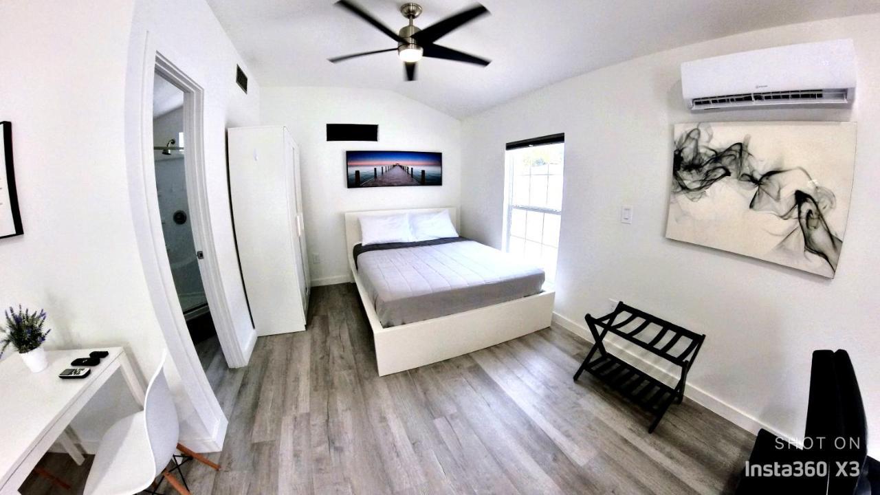 All Modern Studio With Private Entry & Parking. Brandon Exterior photo